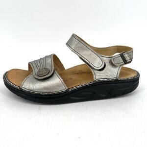 Finn Comfort Women's 40/9.5 Silver Gomera Leather Adjustable Low Flat Sandals